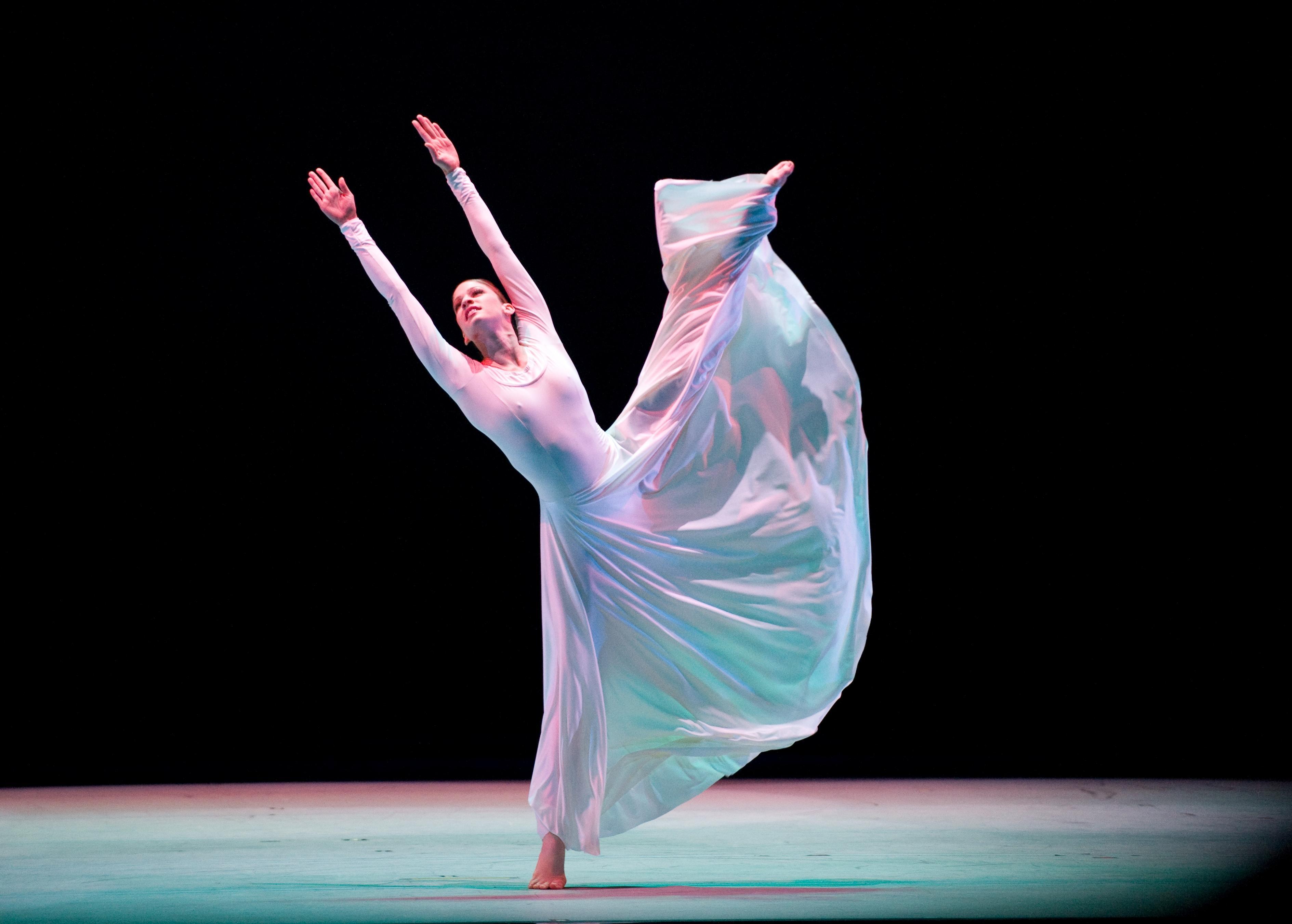 Alvin Ailey American Dance Theater’s Gwynenn Taylor Jones in Alvin Ailey’s Landscape