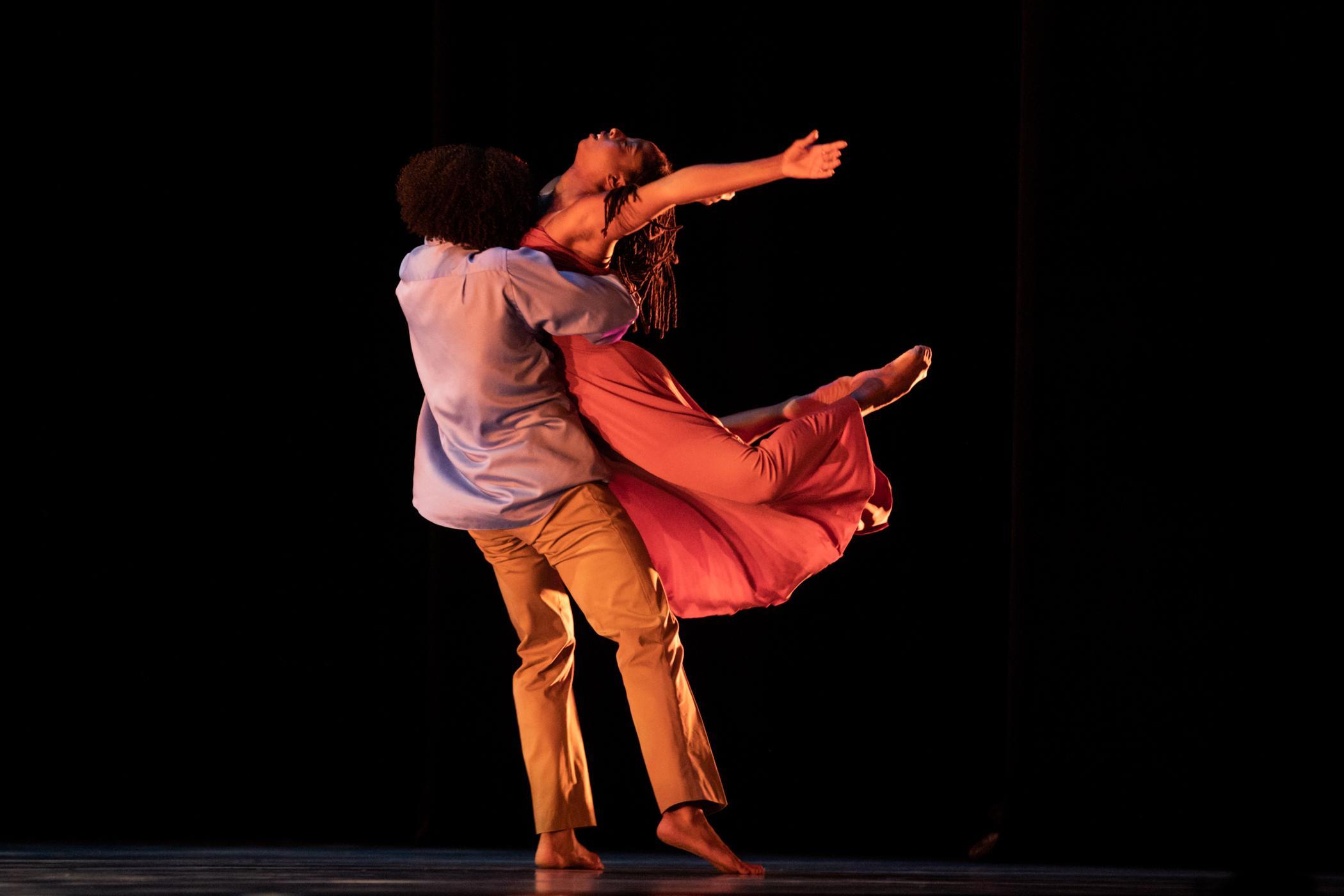 AAADT's James Gilmer and Ashley Mayeux in Robert Battle's Unfold