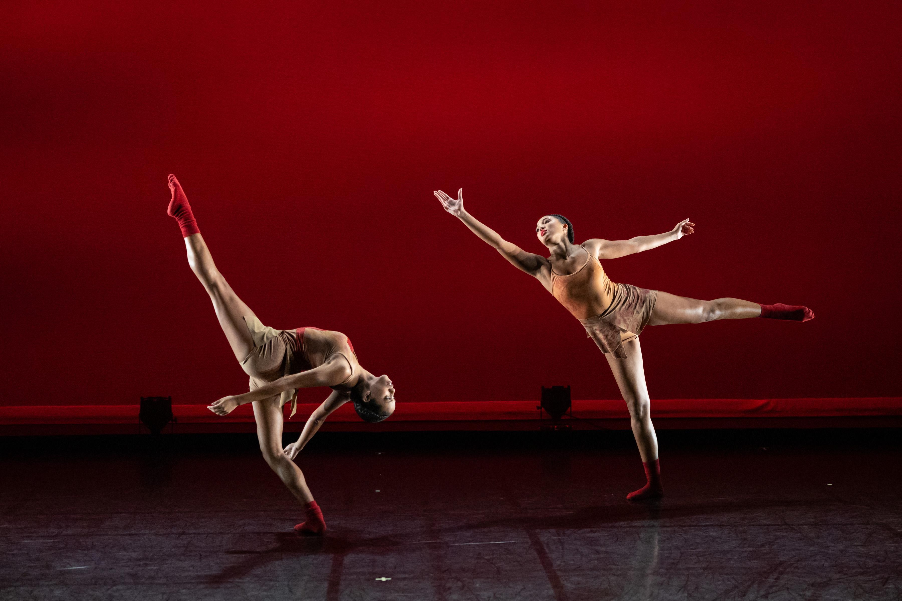 Ailey Fordham BFA Students in Surging by Janice Rosario